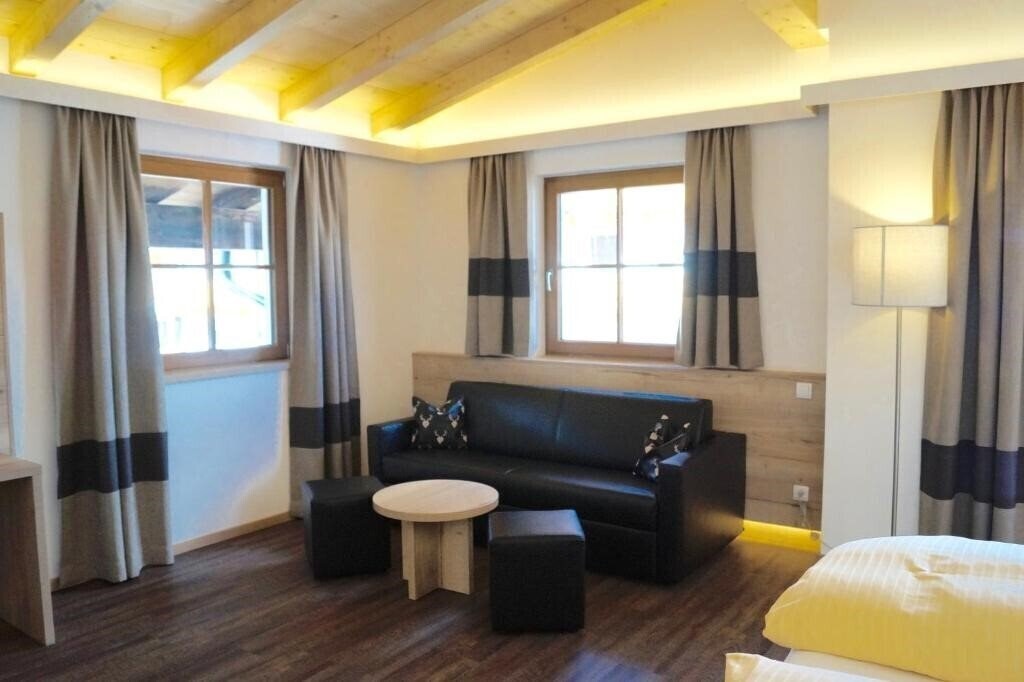 Территория Unterwirt 3*