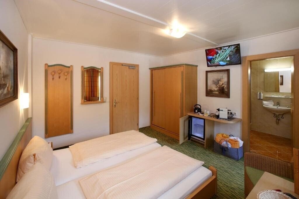 Картинка Eder Michaela 3*