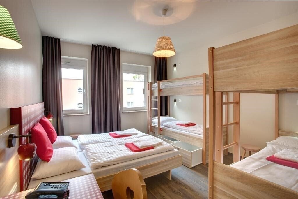 Апартаменты Meininger Salzburg City Center 3*