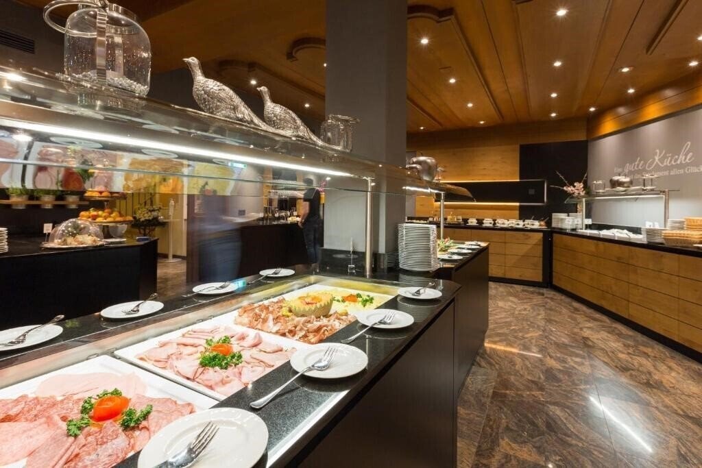 Панорама Ferienhotel Kaltschmid 4*