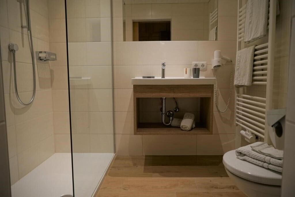 Апартаменты Cornelia Villa Pension 3*