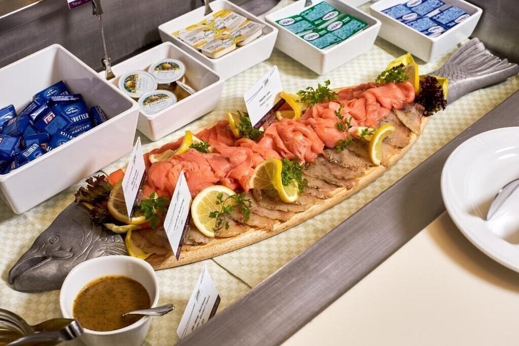 Территория Hotel Erhart 4*