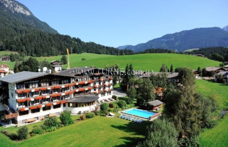 Территория Hotel Tyrol 4*