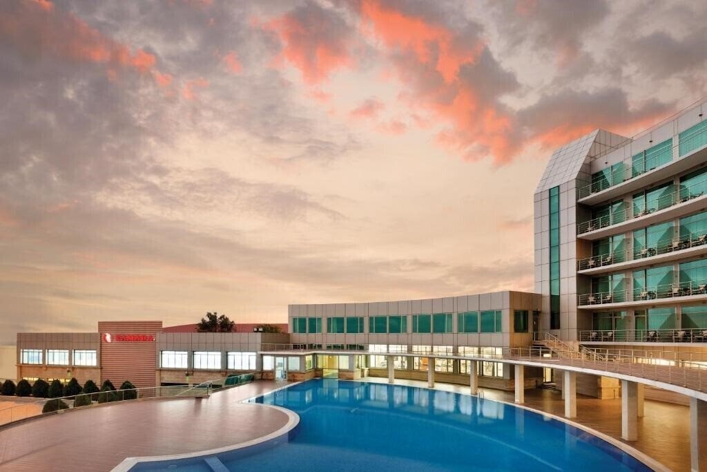 Апартаменты Ramada Baku 5*