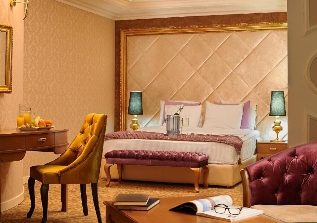 Готель Teatro Boutique Hotel 4*