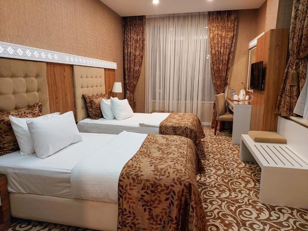 Панорама Divan Express Baku Hotel 4*
