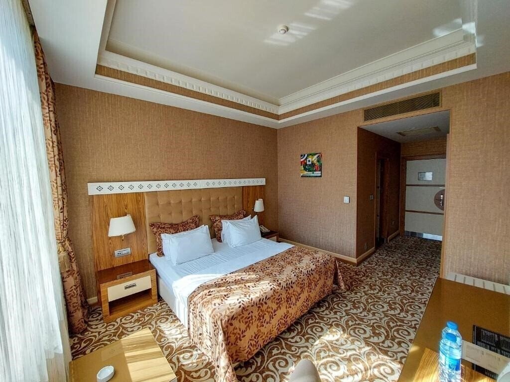 Апартаменти Divan Express Baku Hotel 4*