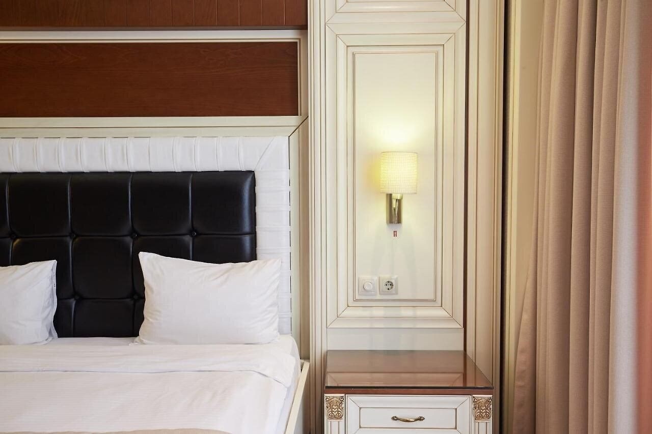 Вид Boulevard Side 4*