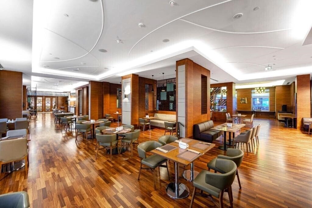 Апартаменты Holiday Inn Baku 4*