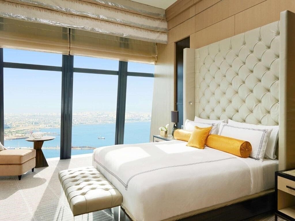 Апартаменти Fairmont Baku At The Flame Towers 5*