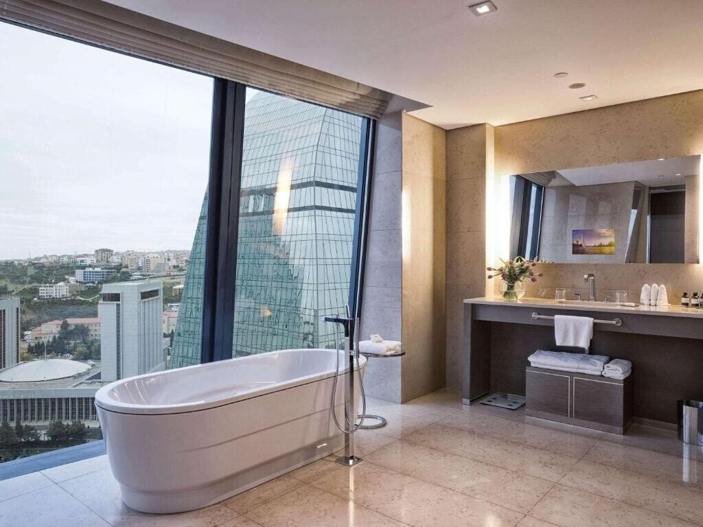 Панорама Fairmont Baku At The Flame Towers 5*