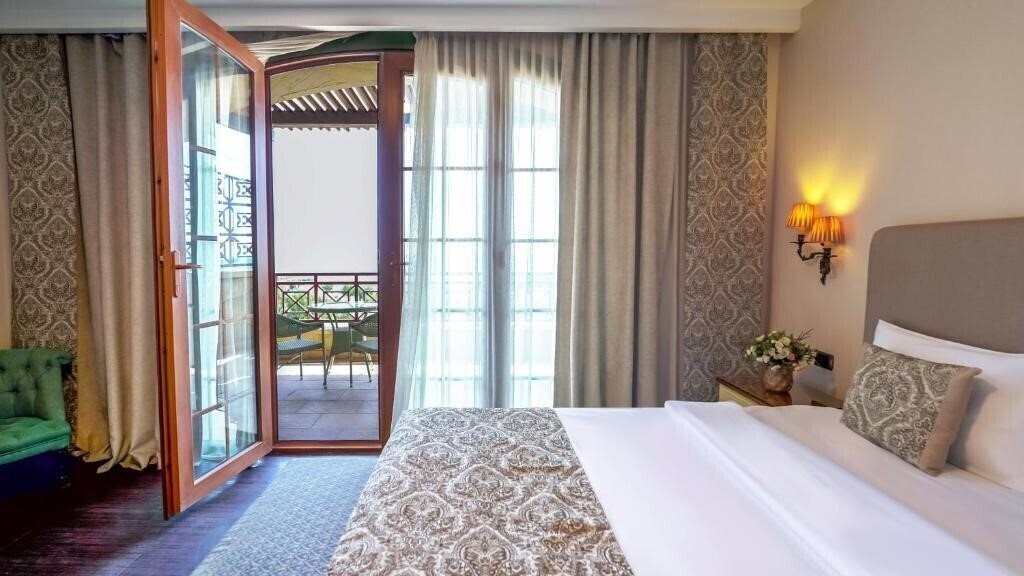 Отель Sapphire Marine Hotel 5*