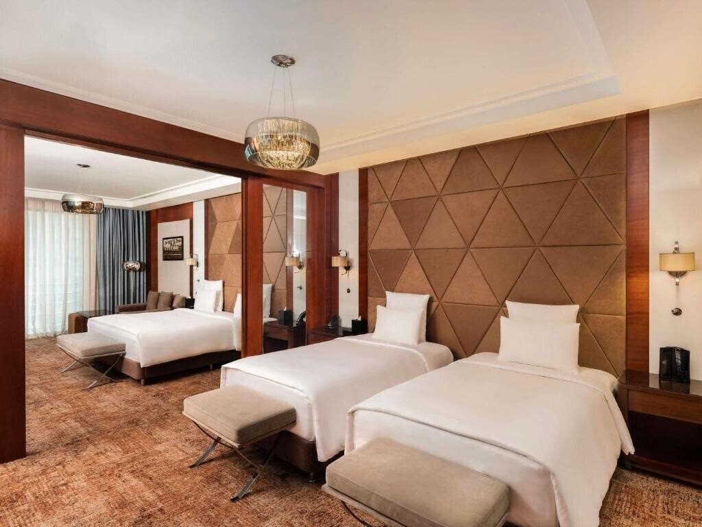 Территория Movenpick Winter Park Baku 4*
