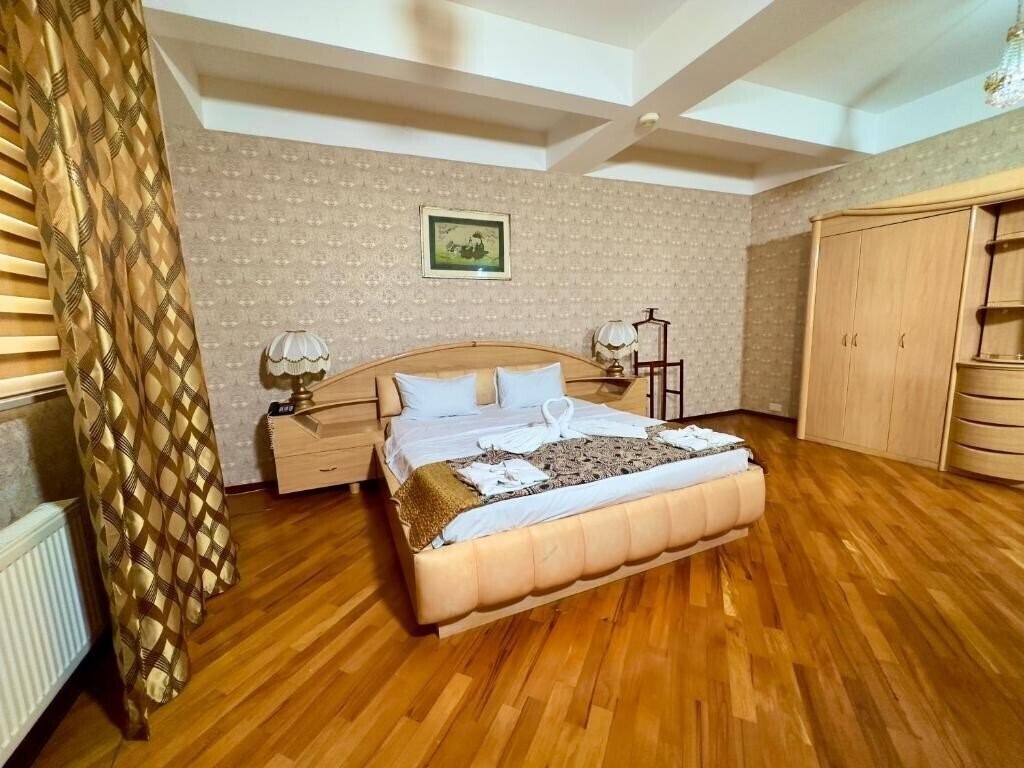 Вид Nur Hotel 3*