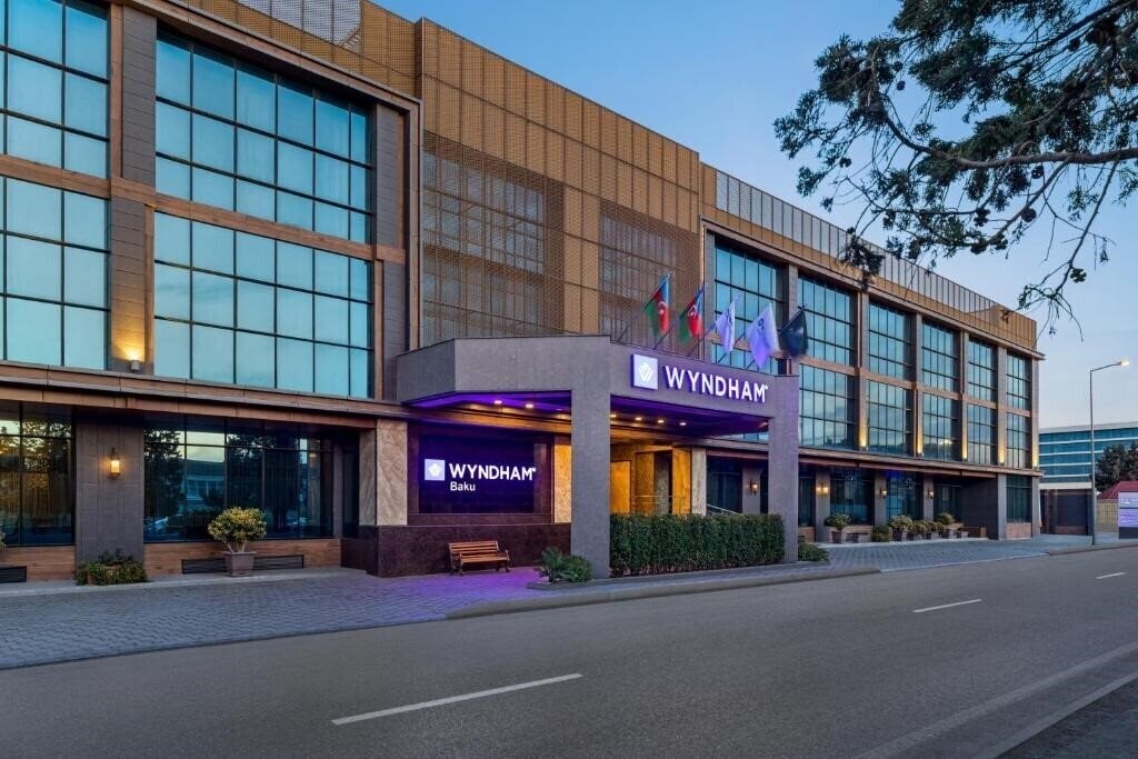 Готель Rich Hotel 5*