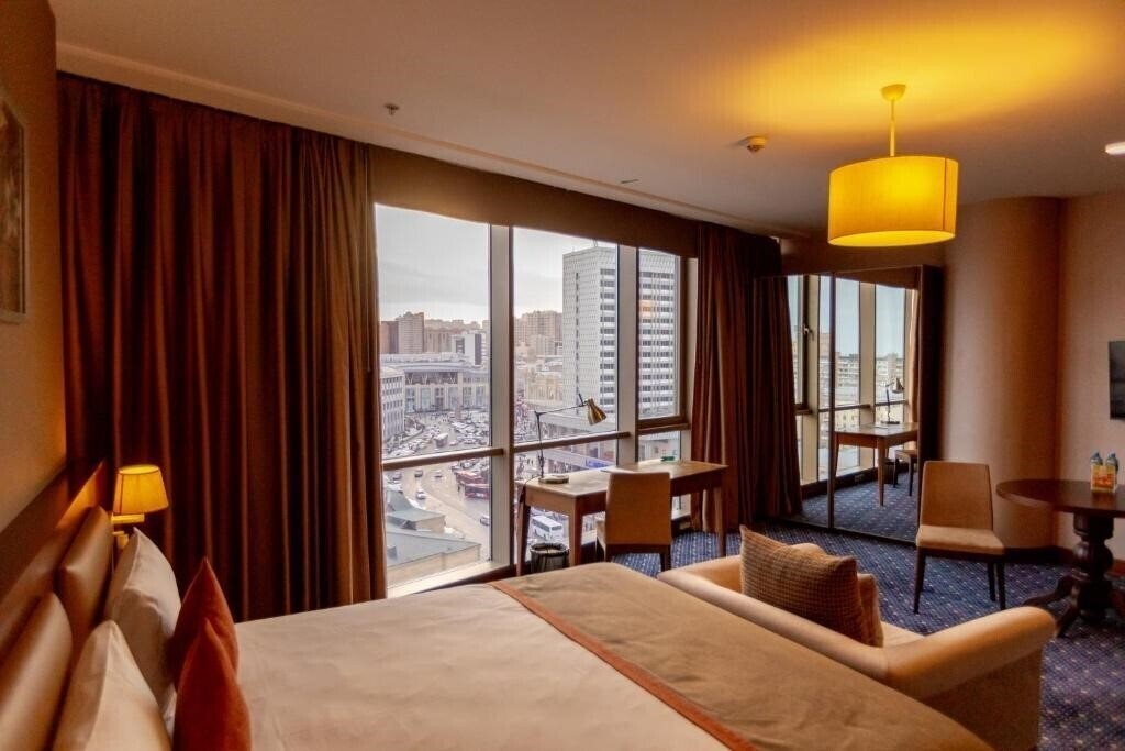 Готель Staybridge Suites 4*