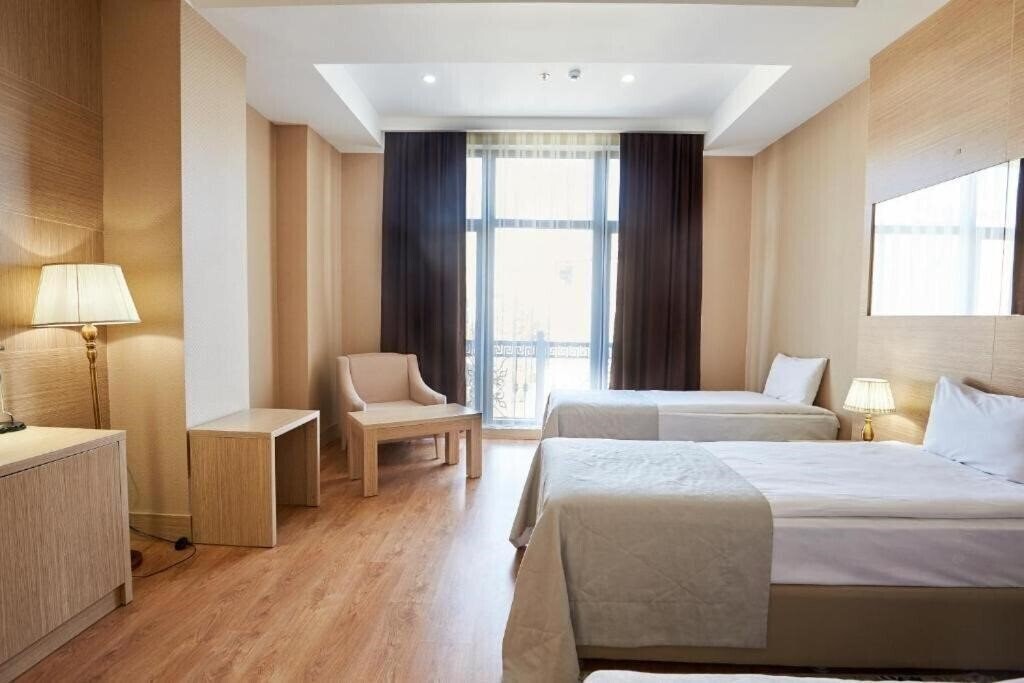 Панорама Nobel Hotel 4*