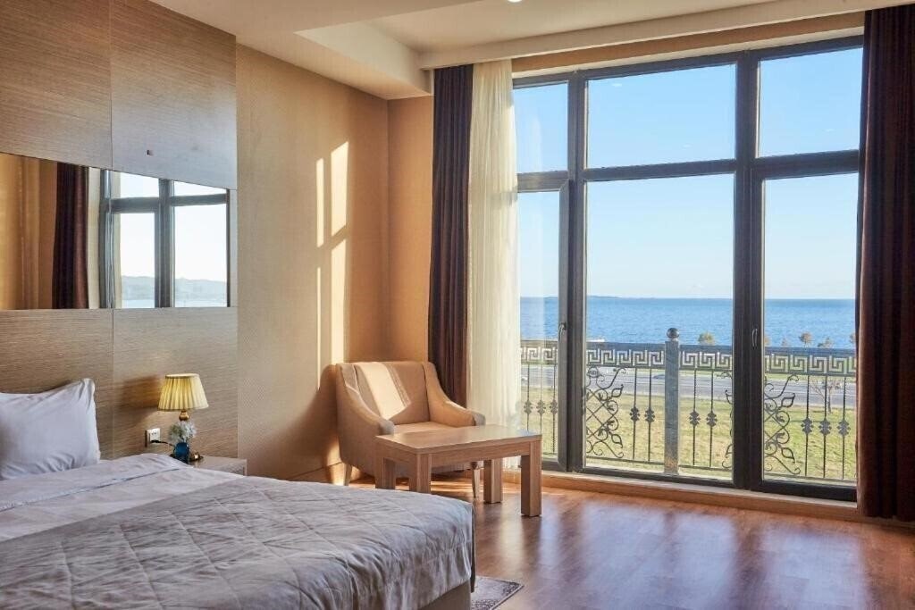 Территория Nobel Hotel 4*