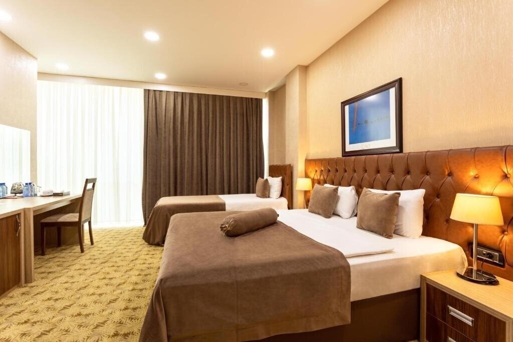 Вид West Shine Hotel 4*