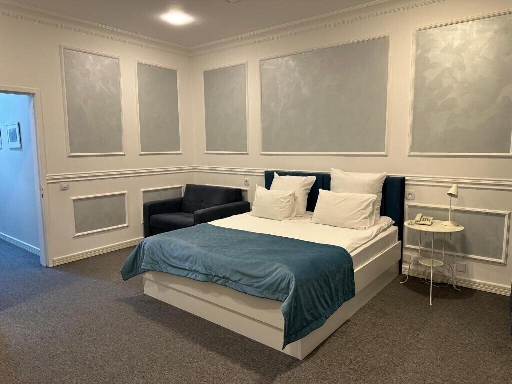 Апартаменты Two Seasons Boutique Hotel (ex. Two Seasons Hotel Baku) 3*