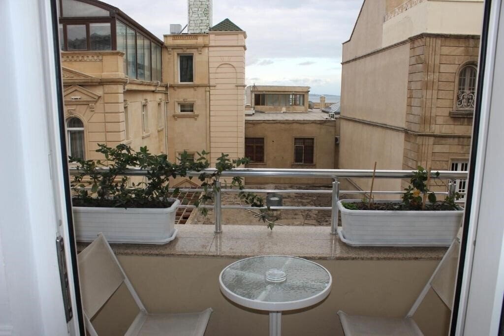 Панорама Two Seasons Boutique Hotel (ex. Two Seasons Hotel Baku) 3*