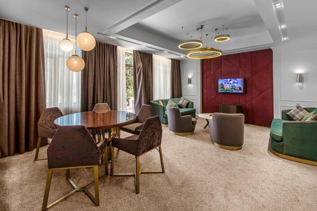 Территория Ivy Garden Hotel 5*