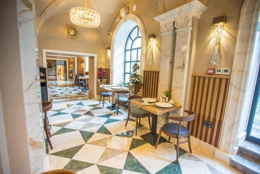 Панорама Promenade Hotel 5*