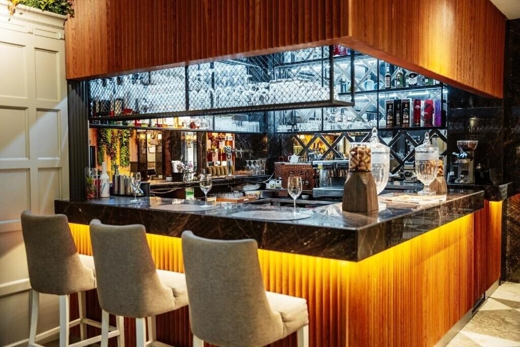 Апартаменты Theatrum Hotel 4*