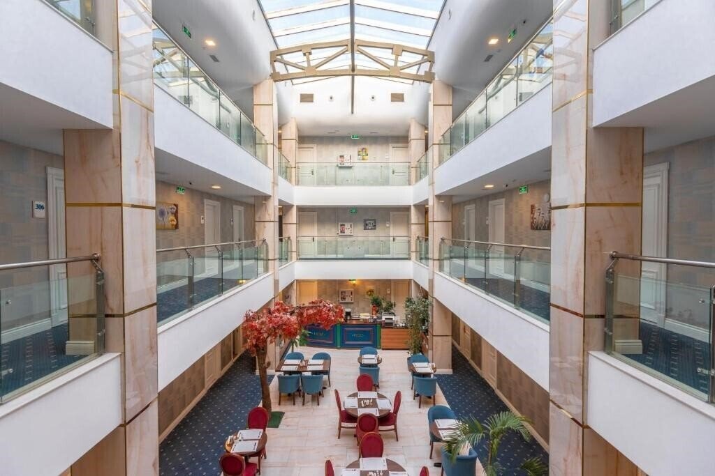 Отель Grand Midway Hotel 4*