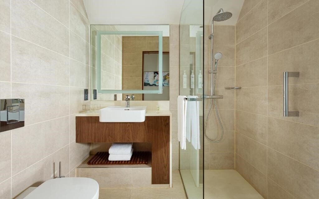 Вид Courtyard By Marriott Baku 4*