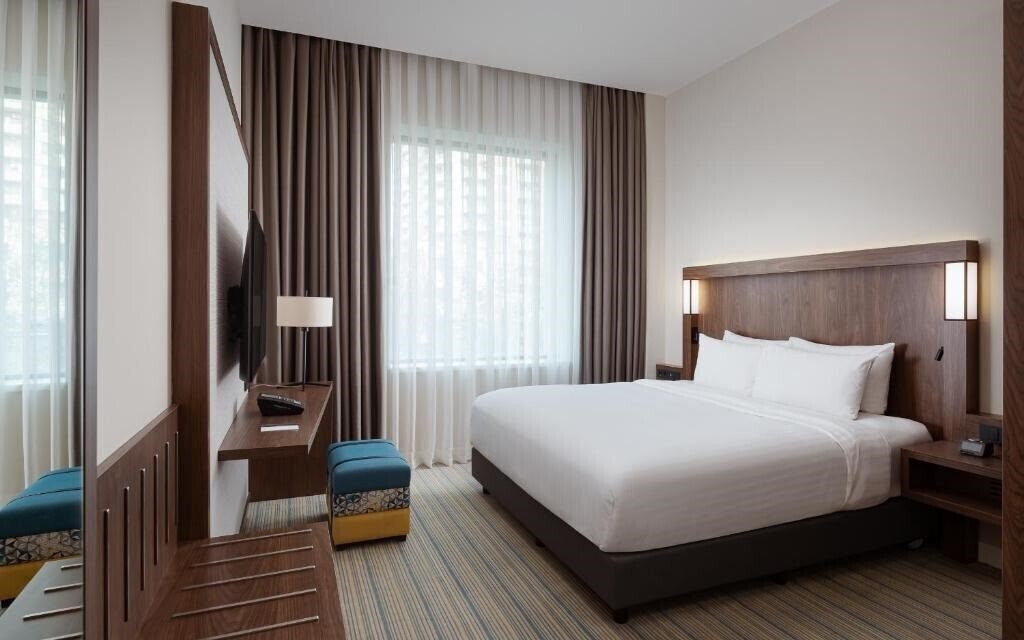 Территория Courtyard By Marriott Baku 4*