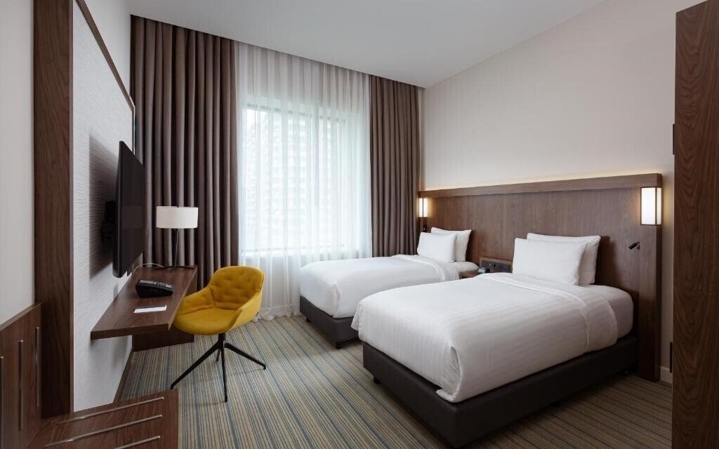 Панорама Courtyard By Marriott Baku 4*