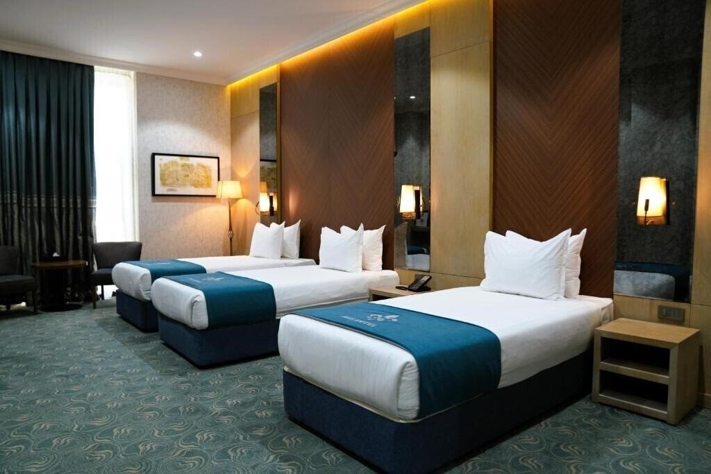 Территория Iris Hotel Baku 4*