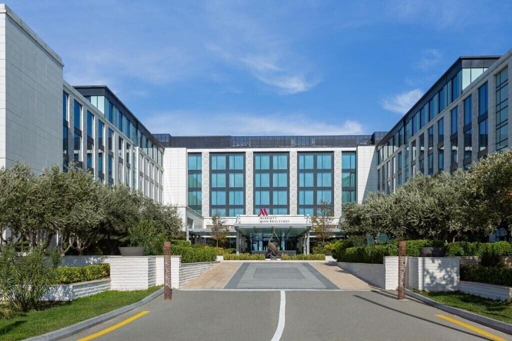 Готель Baku Marriott Boulevard 5*