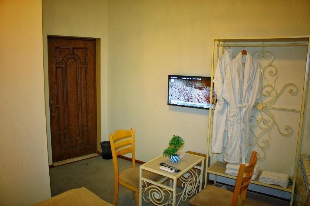 Панорама Antique Hotel 4*