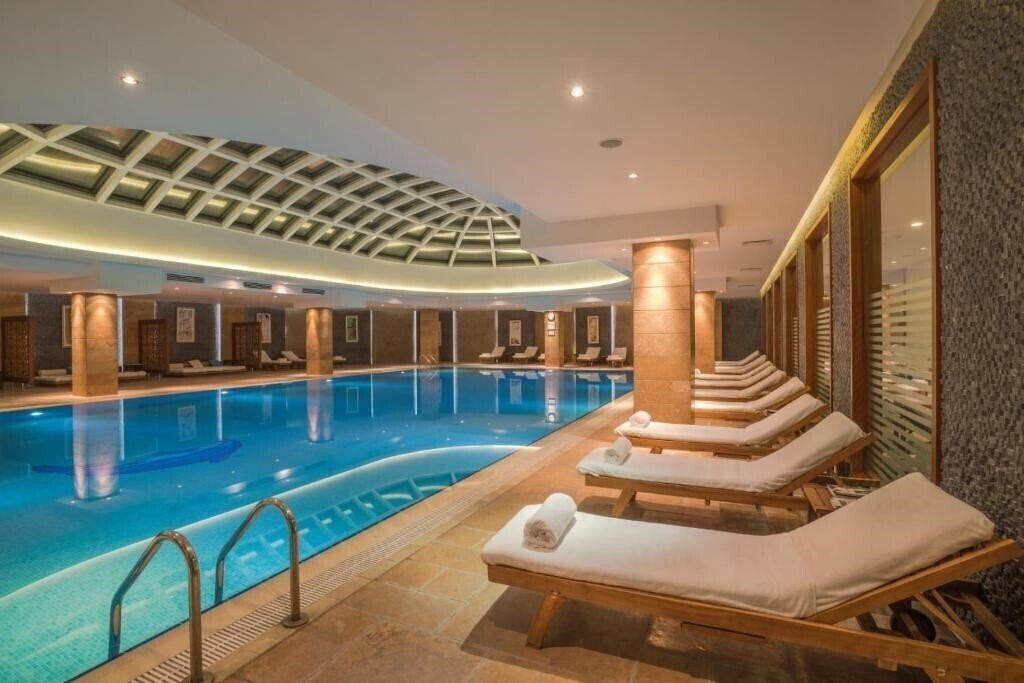 Апартаменти Badamdar Hotel & Residence 5*