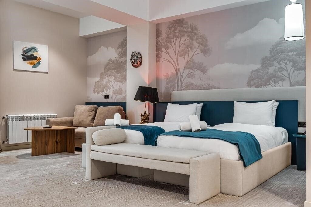 Отель Monte Napoleone Hotel 4*