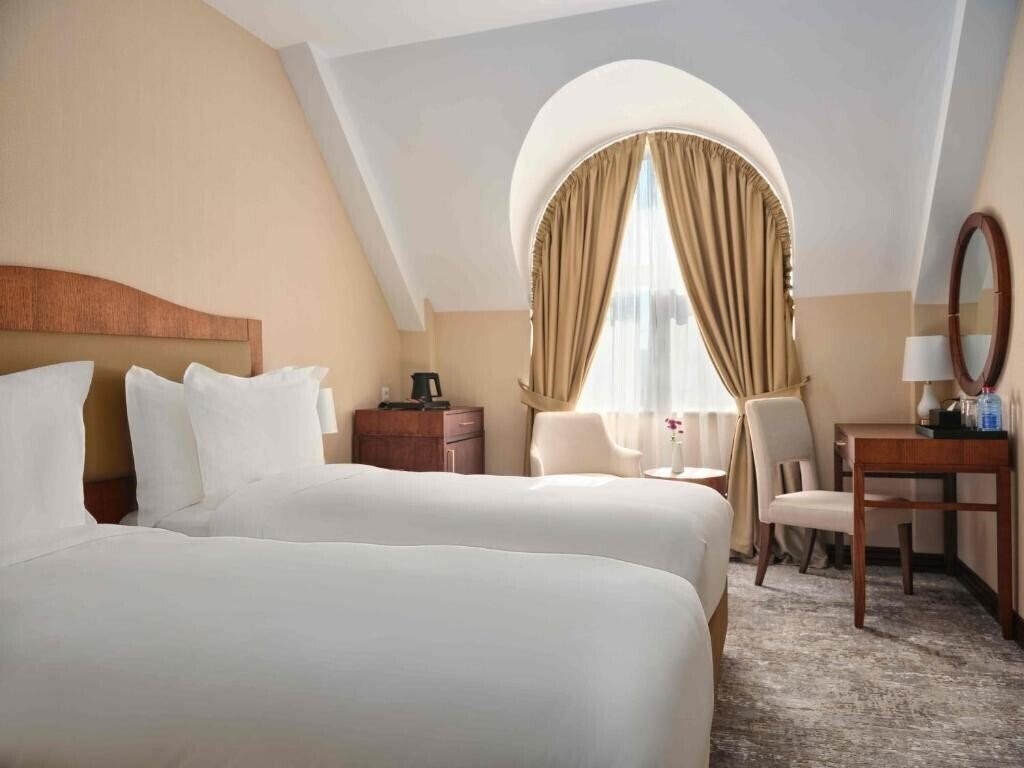 Вид The Central Point Hotel Baku 3*