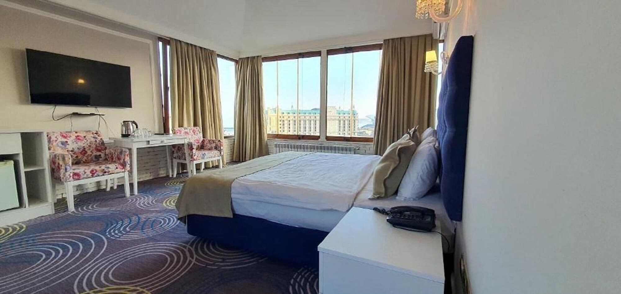 Територія Royal Qala Hotel (ex. Royal Gala Boutique) 3*