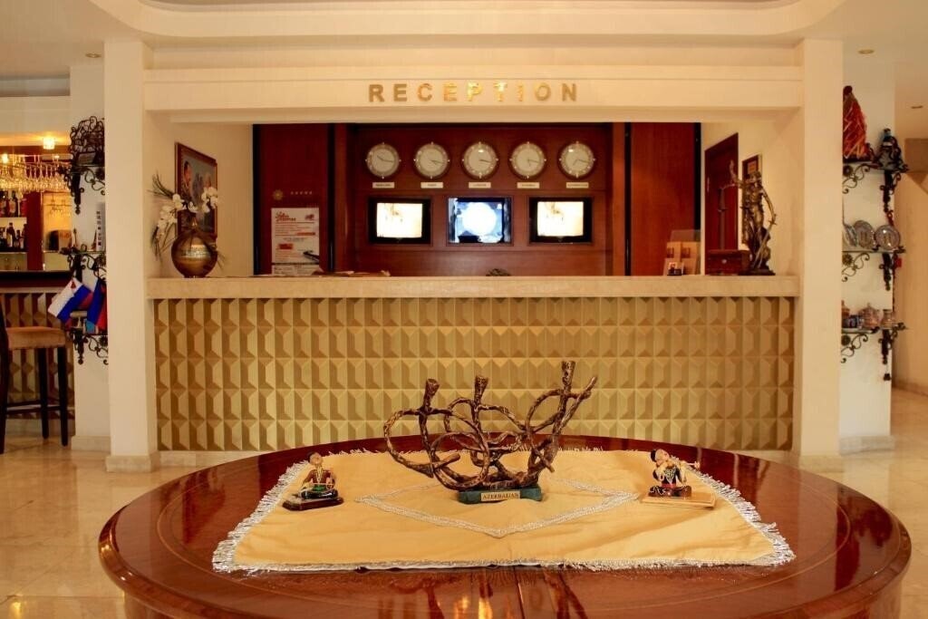 Панорама Atropat Hotel 4*