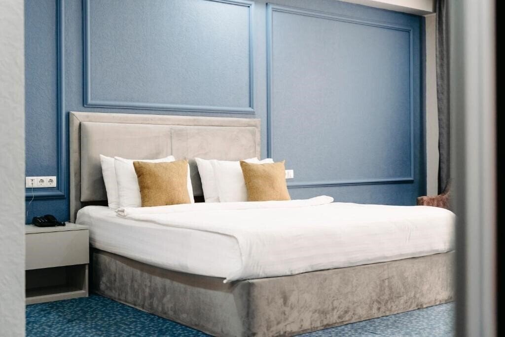 Панорама Grand Hotel Baku Central Park 4*