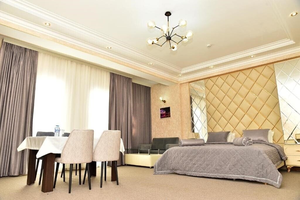 Отель Karat Inn 3*