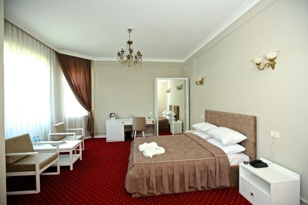 Фото Miraj Hotel (ex. Miraj Inn Boutique Hotel) 3*