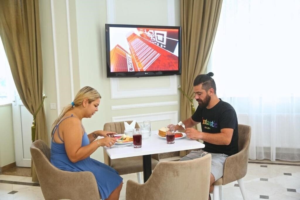 Апартаменти Miraj Hotel (ex. Miraj Inn Boutique Hotel) 3*