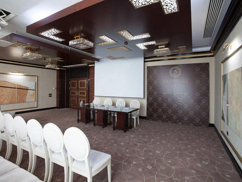 Территория Sapphire Baku Hotel 4*