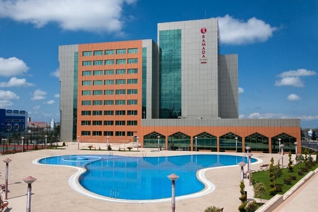 Фотография Ramada Plaza Gence 5*