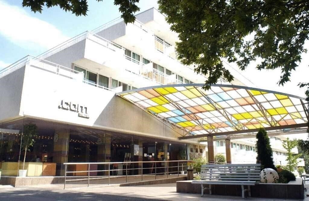 Апартаменти Hotel .com 3*