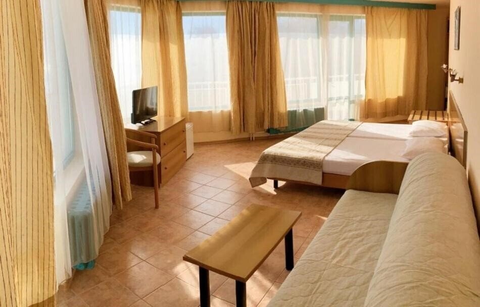 Фото Arabella Beach 4*