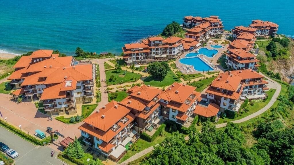 Готель Saint Thomas Holiday Village 5*
