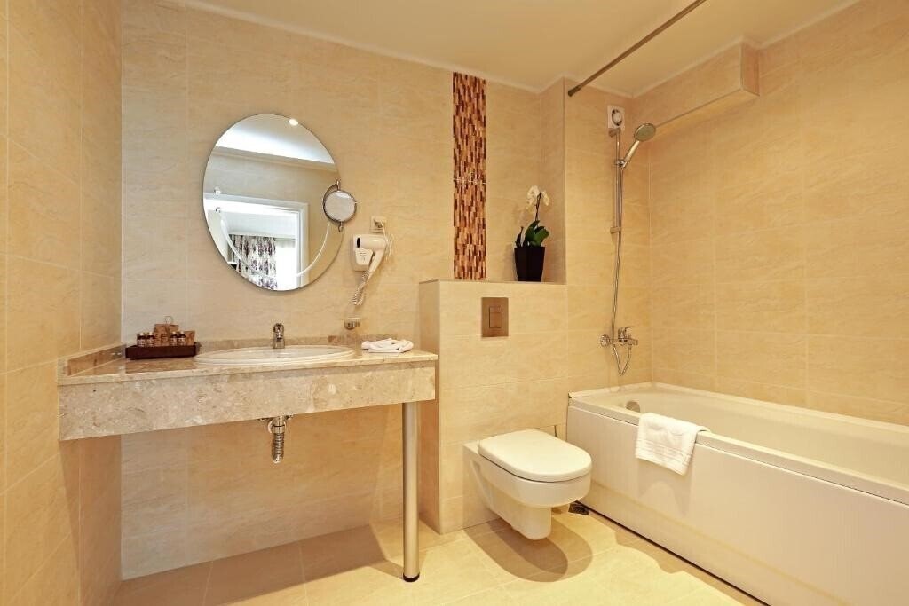 Апартаменти White Rock Castle 4*